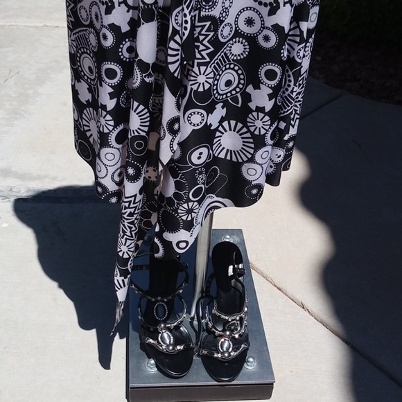 Strapless beautiful summer dress - Picture 2 of 5